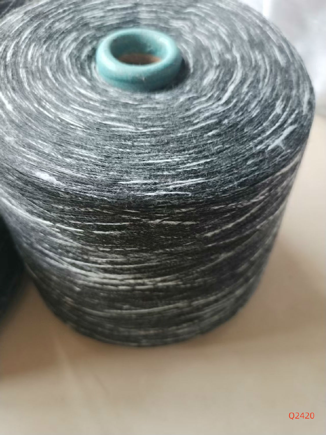 深藏青滌綸16支Q2420段彩紗