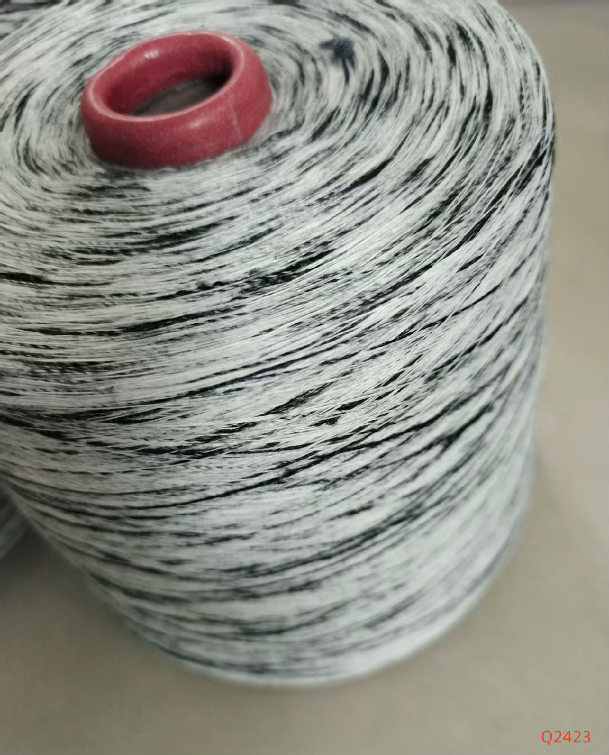 淺灰滌綸16支Q2423段彩紗