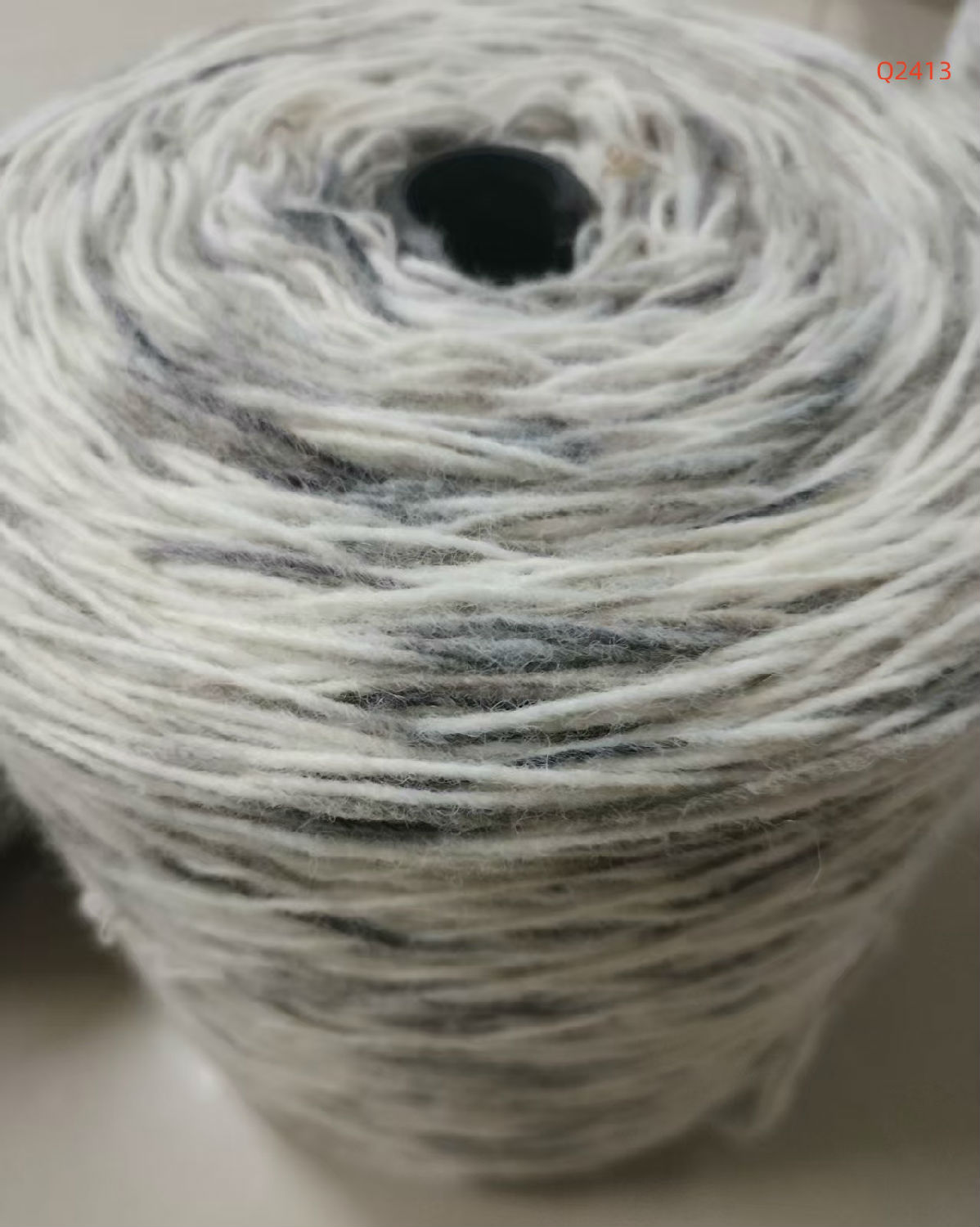 Q2413  2公支羊毛段染紗